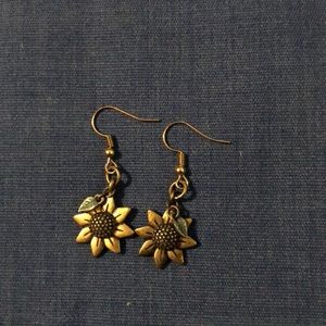 #024H Nickel free sunflower earrings